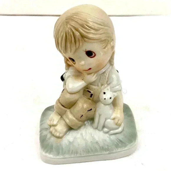 VTG Little Girl with Cat Ceramic Figurine - Picture 1 of 6